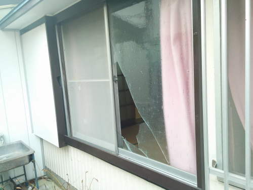 ガラス割れ ガラス割れ