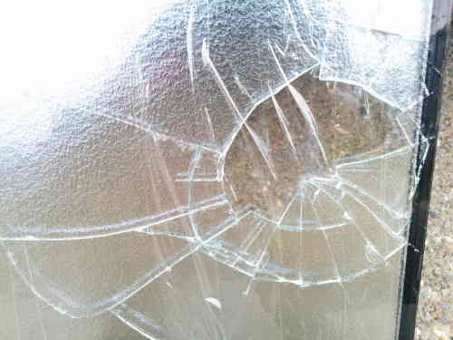 窓ガラスの修理