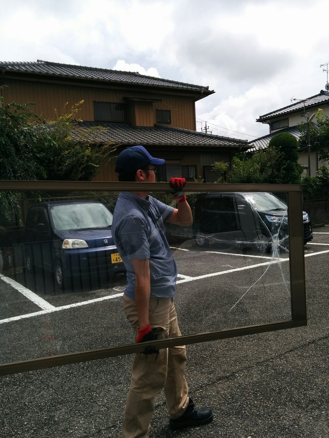 ガラス修理 ガラス修理