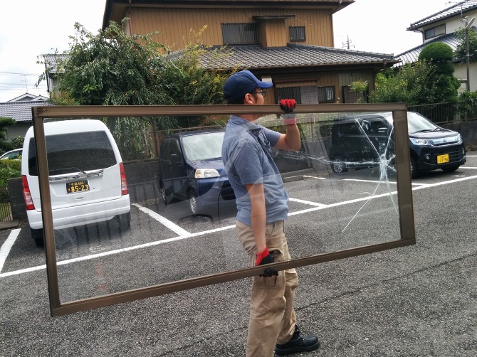 ガラス修理 ガラス修理