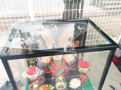 人形ケースのガラス修理 人形ケースのガラス修理